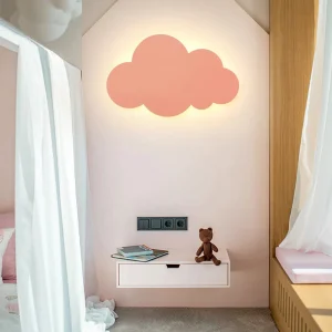 Wandleuchte für Kinderzimmer mit metallischer Wolke
